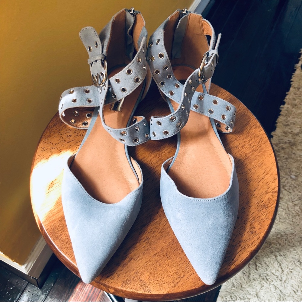 HALOGEN Suede pointed toe flats in light blue, W9